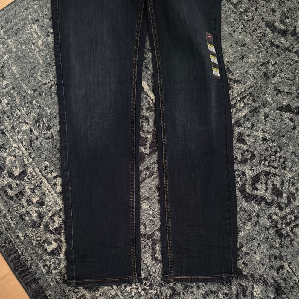 🎉 HP 🎉Levi's Relaxed Blue Jeans Classic Indigo Wash - Picture 6 of 6